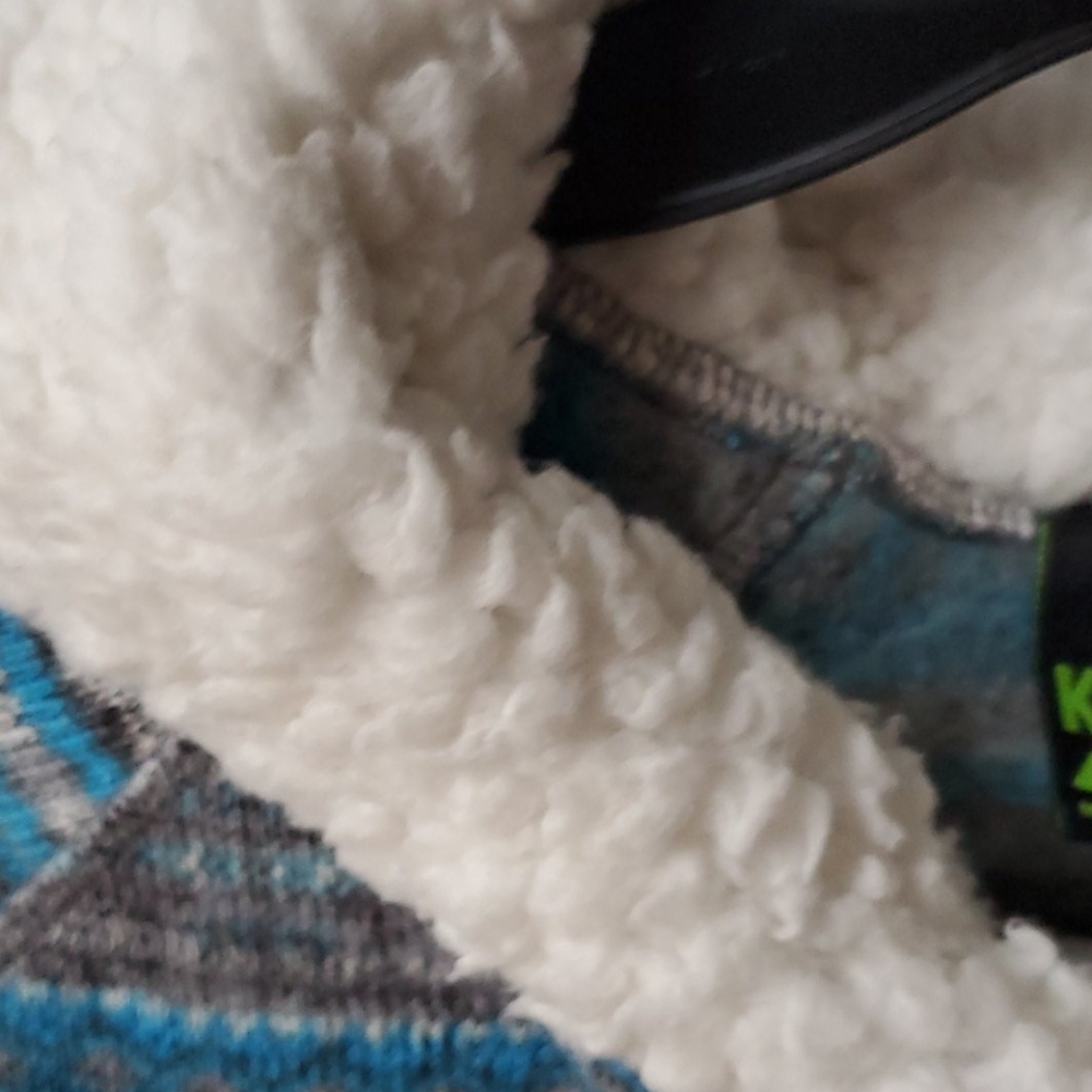 Super Comfy Soft, Soft Hooded Sweater, Like New - image 7